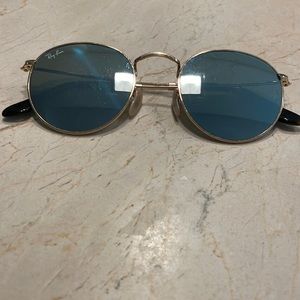 Blue/mirrored ROUND METAL CLASSIC raybans lightly used